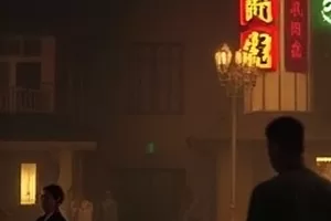悬疑剧潮汐回声横版封面，黄昏海面与旧气象站轮廓