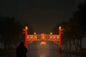 剧集无声之城横版封面，空荡街道与路灯